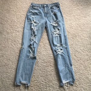 AEO Distressed Boyfriend Jean, Size 2 Regular